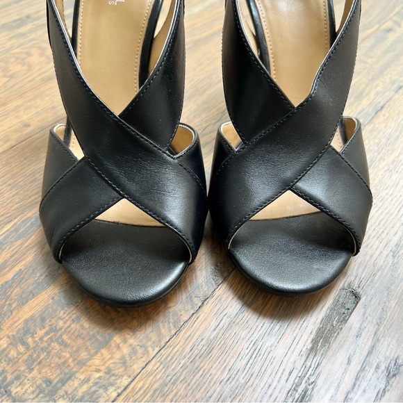 NWOT MICHAEL Michael Kors Black Heels - Picture 2 of 14